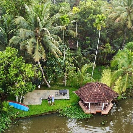 Bed and Breakfast Sunsets And Palm Trees Alappuzha Екстер'єр фото