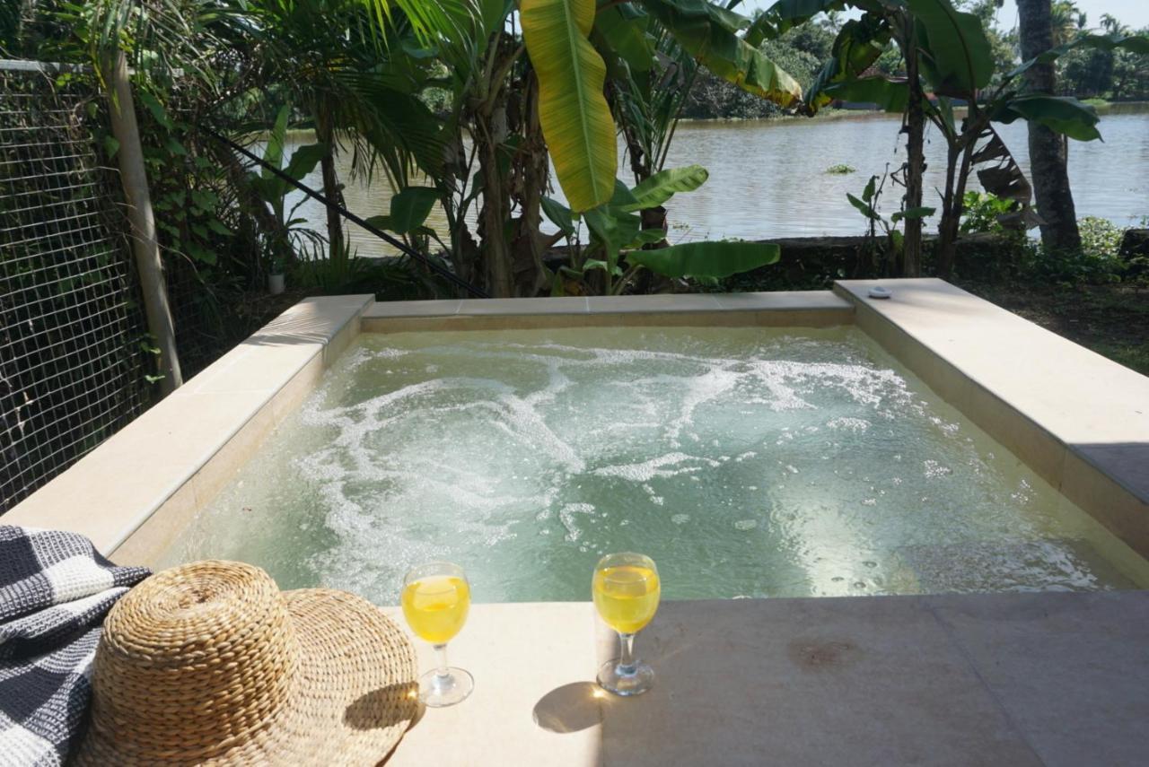 Bed and Breakfast Sunsets And Palm Trees Alappuzha Екстер'єр фото