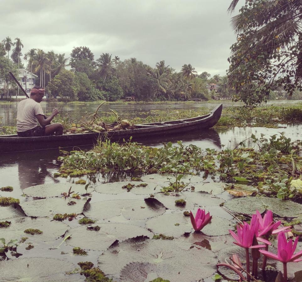 Bed and Breakfast Sunsets And Palm Trees Alappuzha Екстер'єр фото